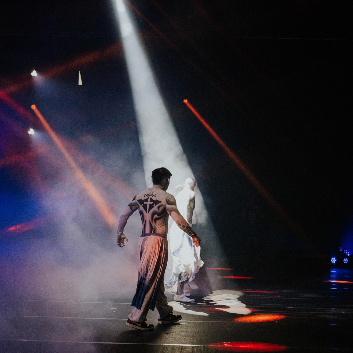 The Thorn Enthralls Audiences With Impactful Visuals From IPS And ElationGallery Image the thorn 2024 7 