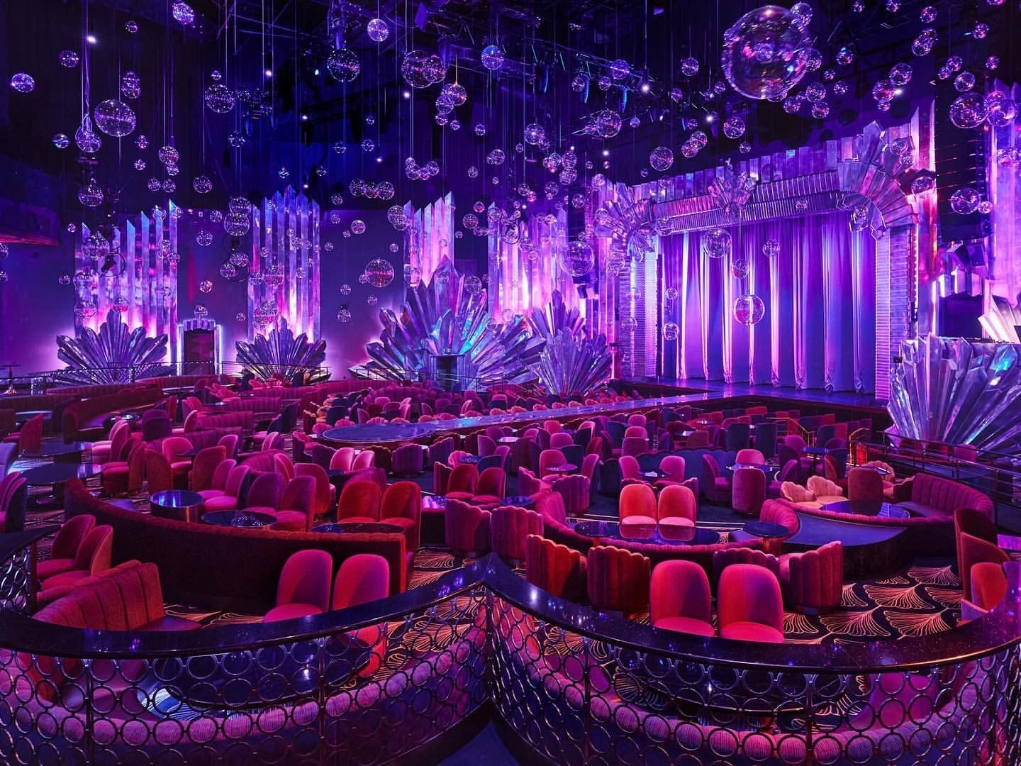 Elation Lights Voltaire: Las Vegas&#039; Newest Intimate Entertainment GemGallery Image voltaire 2 